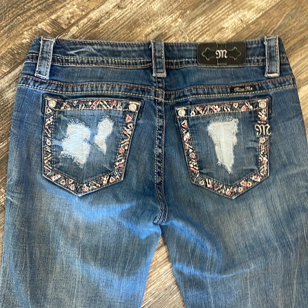 Miss Me size 29 Signature Boot Cut